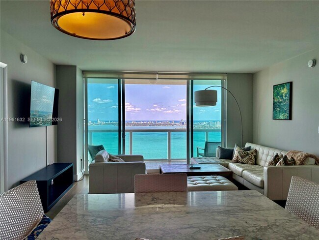 Building Photo - 1800 N Bayshore Dr