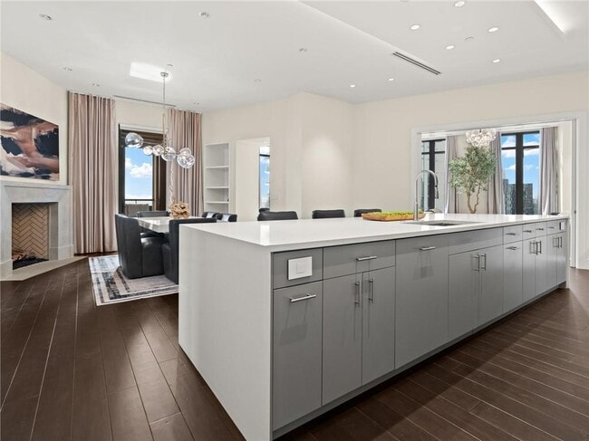 Building Photo - 3376 Peachtree Rd NE