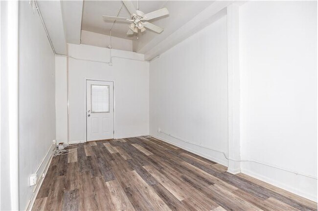 Building Photo - 1844 W Henderson St