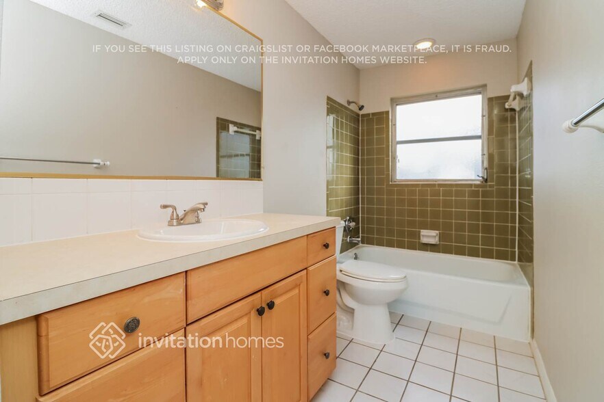Building Photo - 1728 Catherine Dr