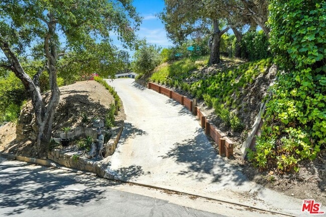 Building Photo - 14858 Round Valley Dr