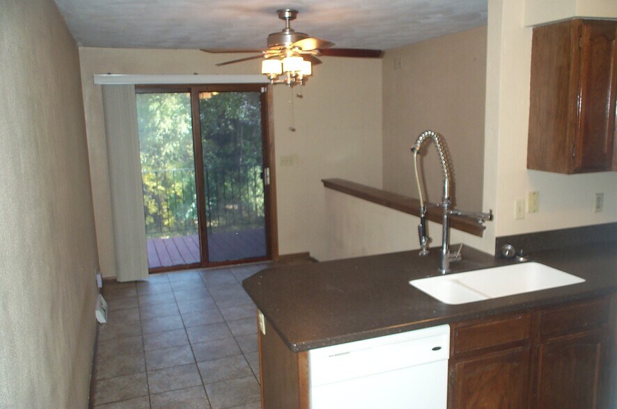 Dining Area - 2834 Sandy Hollow Rd