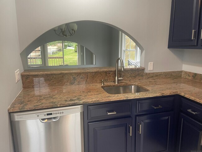 Building Photo - 173 Foxbridge Village Rd