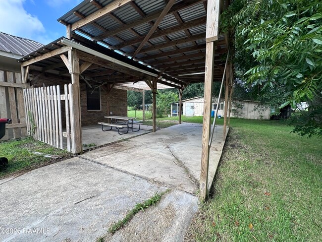 Building Photo - 1704 Savoy Rd