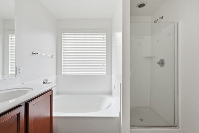 Building Photo - Higley Park Home