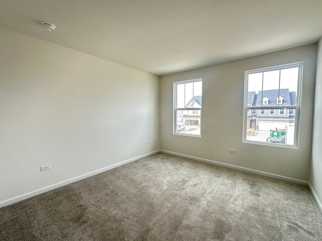 Building Photo - 2320 Horseshoe Cir