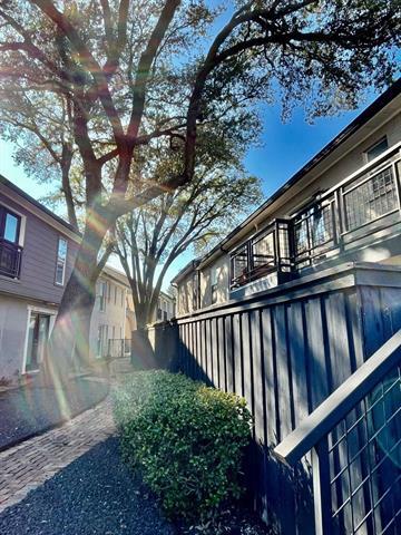 Building Photo - 7736 Meadow Rd