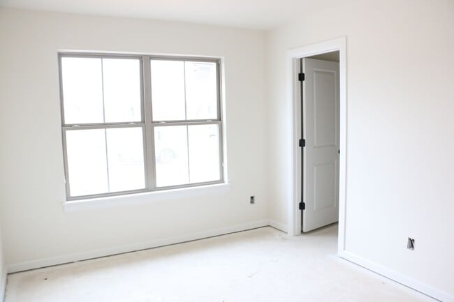 Building Photo - Brand New Home in Shawnee!