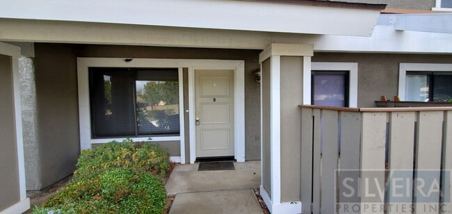 Building Photo - 2 Bedroom condo available in south Santa Maria!