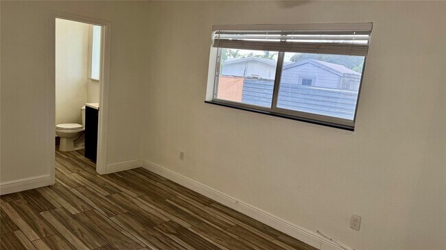 Building Photo - $2,950MONTHLY;3120 SW 35TH AVE WEST PARK, ...