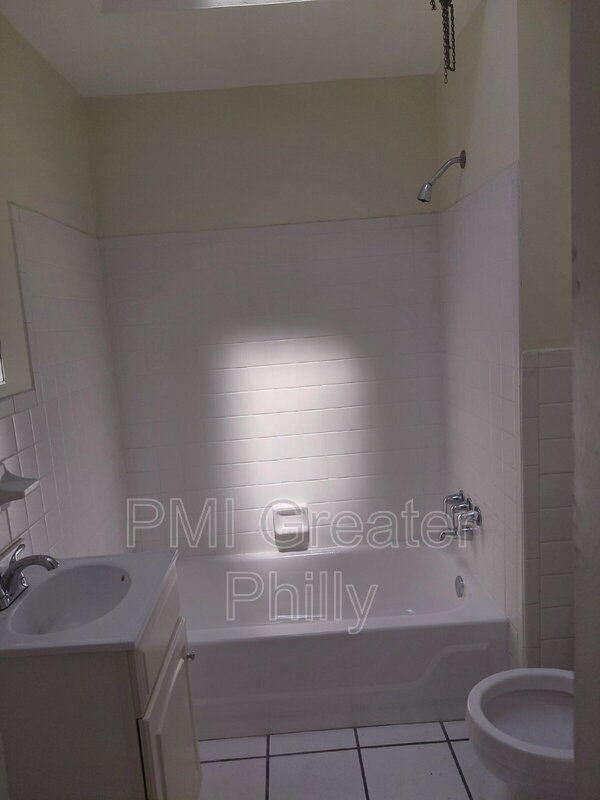 Building Photo - 5902 Belmar St