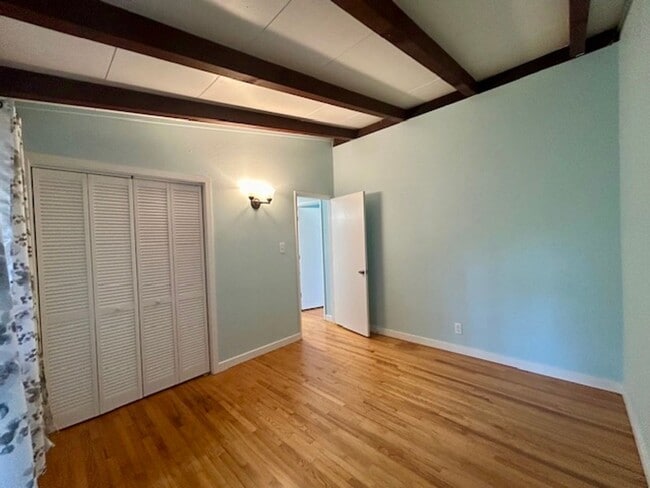 Building Photo - 4576 Auhay Dr