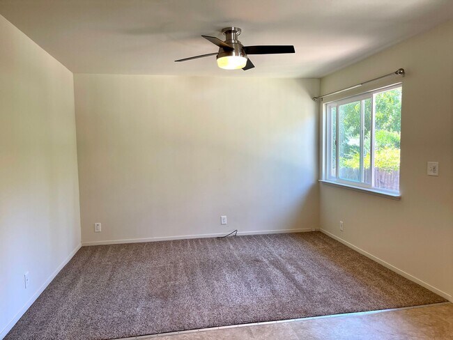 Building Photo - Charming two bedroom home in Mirabel Heights!