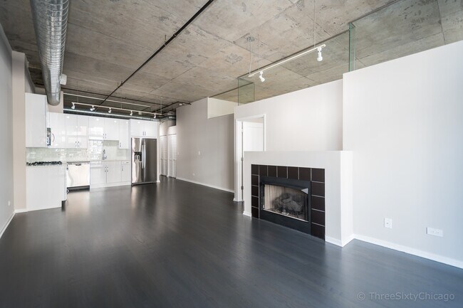 Building Photo - 1000 W Adams St