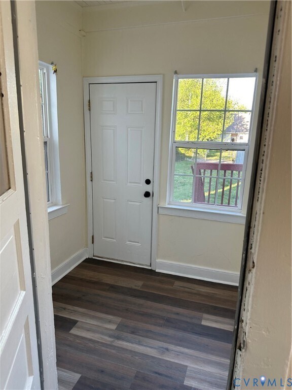 Building Photo - 3 E Blake Ln