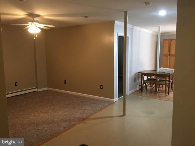 Building Photo - 5800 River Rd