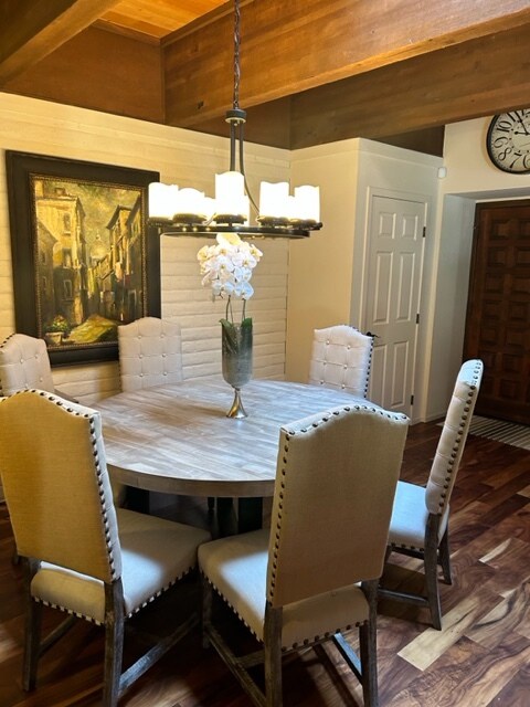 Building Photo - 120 Country Club Dr