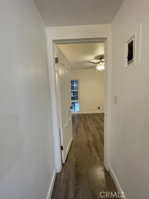 Building Photo - 911 N Vineyard Ave