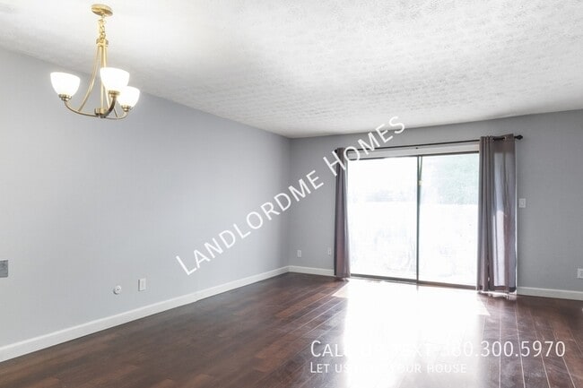 Building Photo - 2842 Stonehenge Dr
