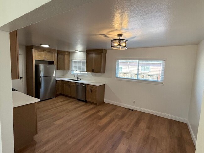 Building Photo - Fully Renovated 3-Bedroom Single Family Home in Rodeo