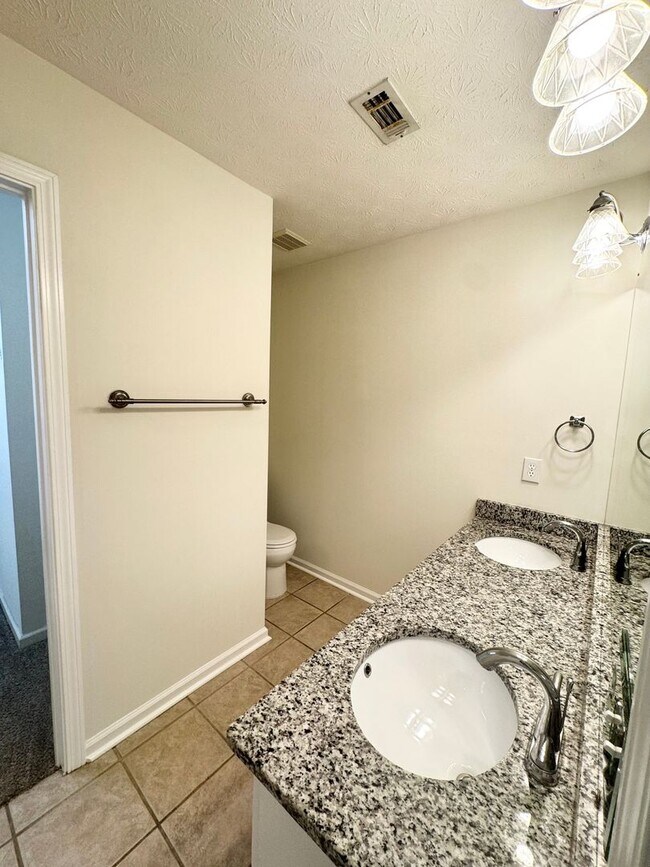 Building Photo - ** 3 bed 2 bath located in Thorington Trace ** Call 334-366-9198 for a self showing