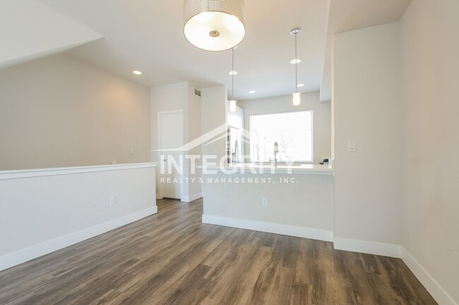 Building Photo - 5557 W 10th Ave