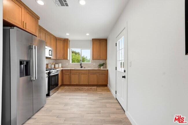 Building Photo - 5452 Harcross Dr