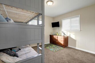 Building Photo - Beautiful Renovated 3/1 In Sacramento