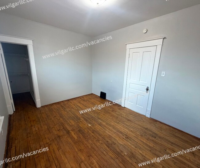 Building Photo - 3824 Fir St