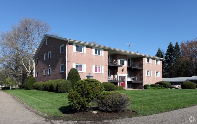 Primary Photo - Englewood Manor
