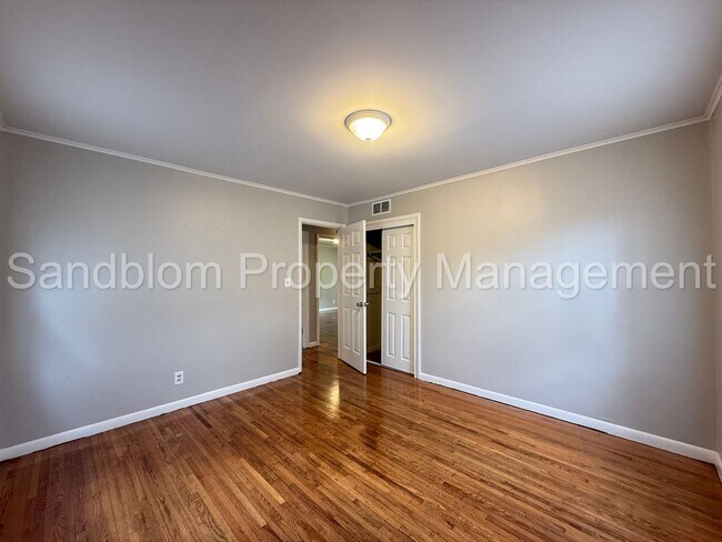 Building Photo - For Lease | Tulsa | Available Now!