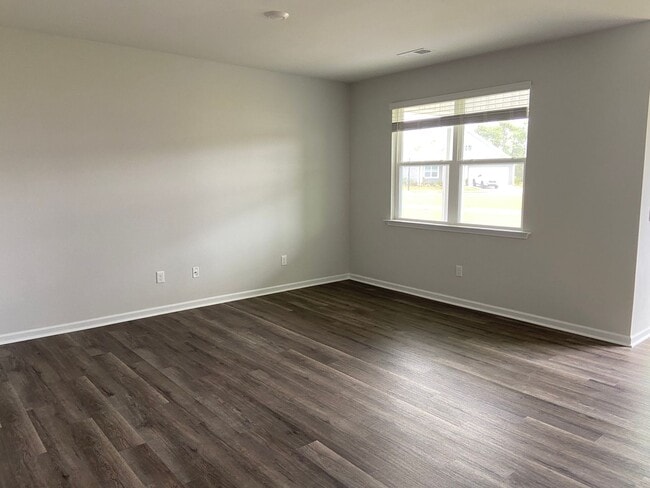 Building Photo - Welcome to your dream home in the heart of...