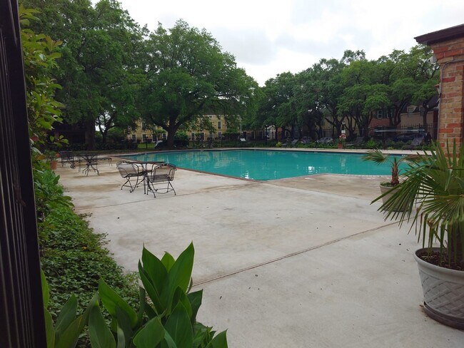 Building Photo - 5215 Arboles Dr