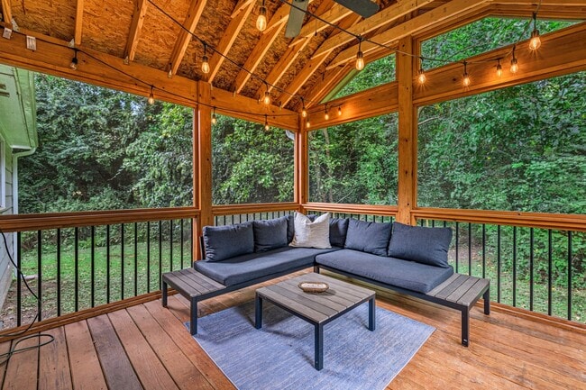 Building Photo - 2601 Bristol Pl