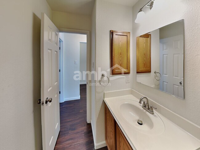 Building Photo - 209 Wenrick Dr