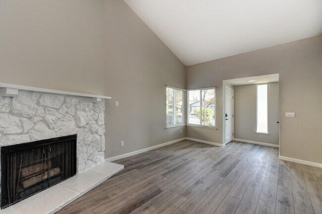 Building Photo - 6933 Trovita Way