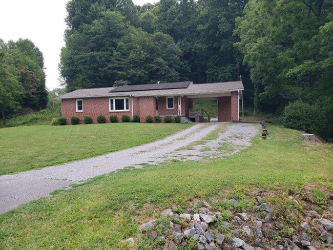 Building Photo - 3 Bd 1.5 Ba with 4 acres.