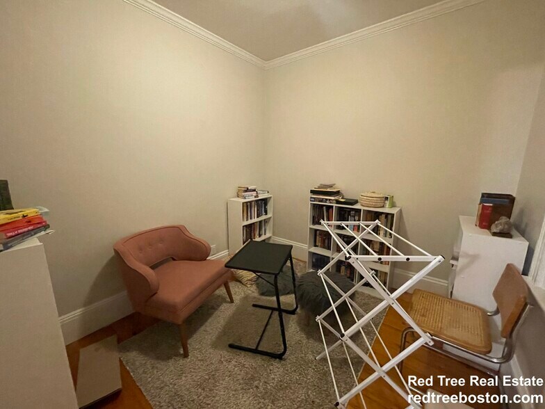 Building Photo - 62 Chestnut St