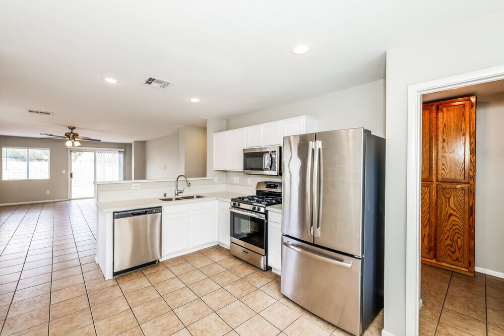 Building Photo - 881 Adobe Flat Dr