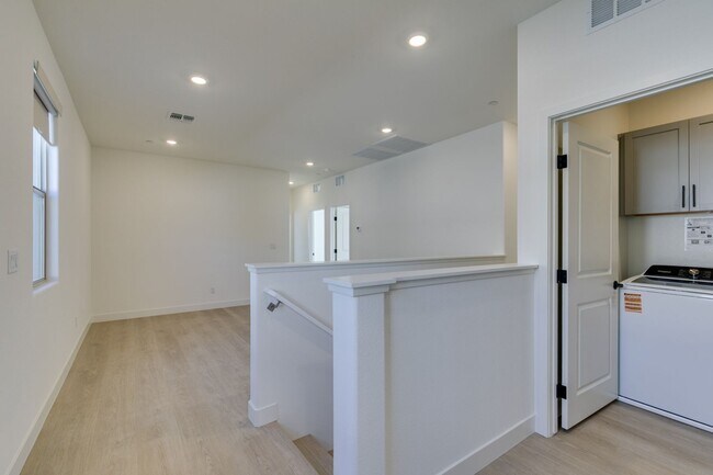 Building Photo - Brand New 4 Bedroom + Den/Office in Summerlin