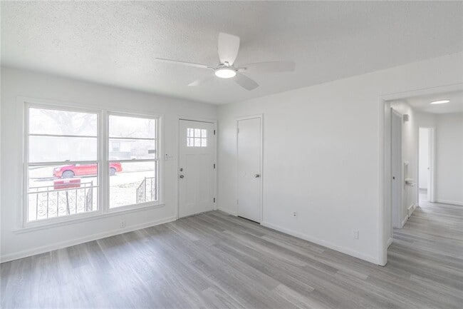 Building Photo - 2333 Eagle Dr