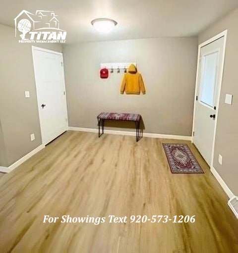 Building Photo - Townhouse