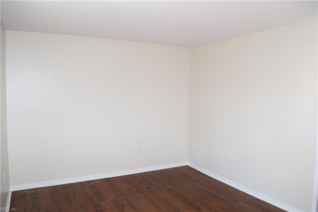 Building Photo - 12773 Woodside Ln