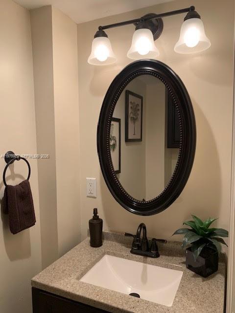 Building Photo - 6917 Collins Ave