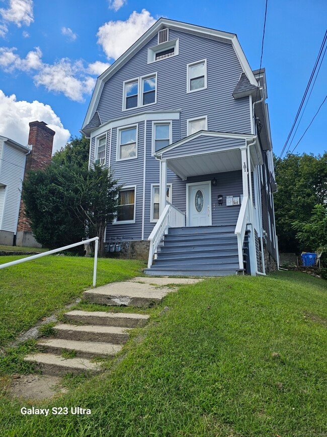 Building Photo - 181 Monmouth Ave