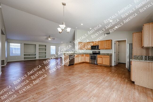 Building Photo - 658 S 110th Pl