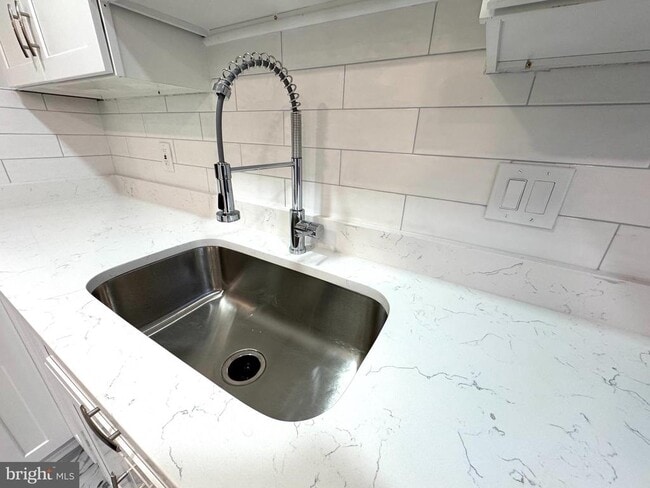 Building Photo - 2903 Montauk Ct