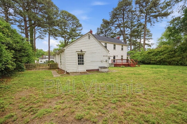 Building Photo - 400 Kemp Ln