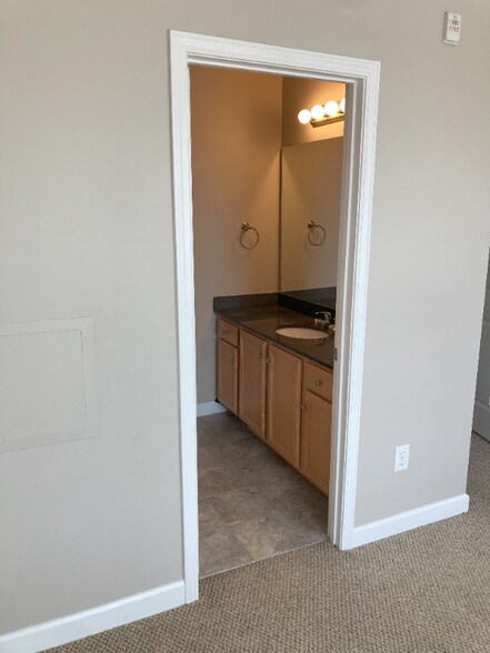 Building Photo - 2922B Yancey Way