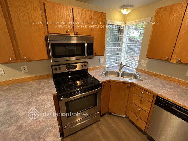 Building Photo - 22644 15th Ave S